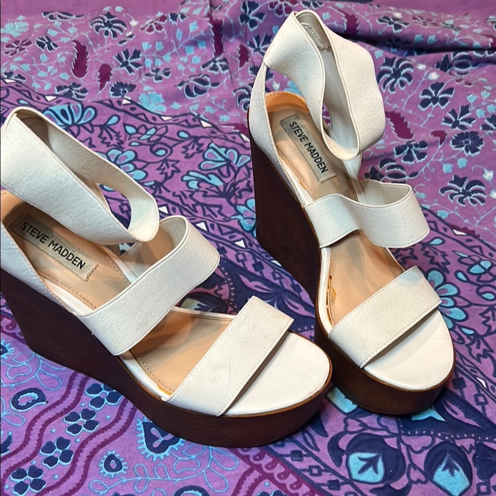 Steve Madden White and Brown Wedge Shoes